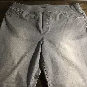 Chico’s Platinum Slip on Pants Size 2.5